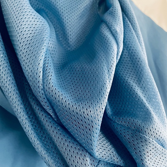 Under Armour Blue and White Windbreaker Jacket - Picture 3 of 10